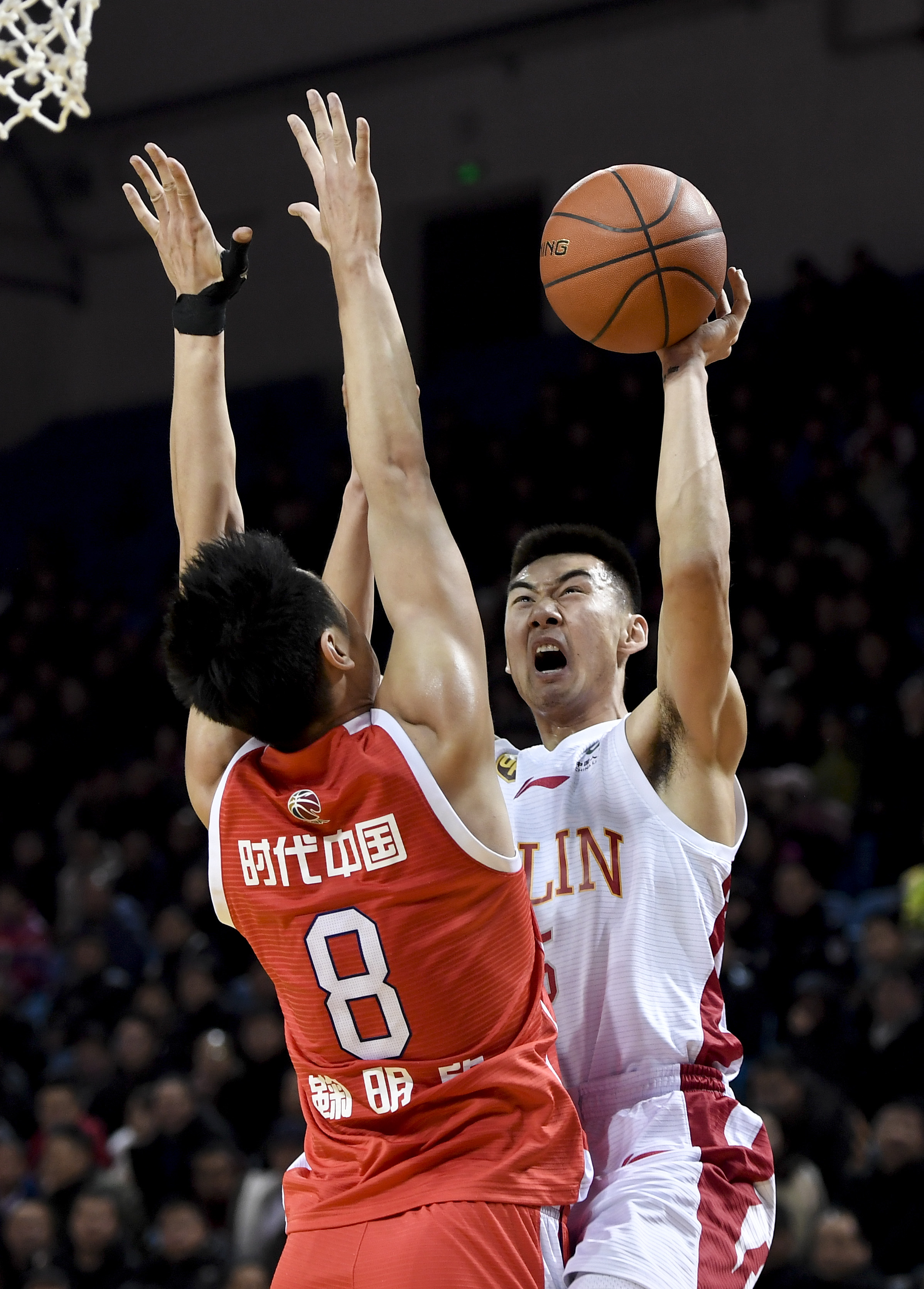 围中不断进 围中不断进